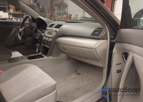 2010 Toyota Camry Le z USA, uszkodzony, nr VIN 4T4BF3EK0AR084769